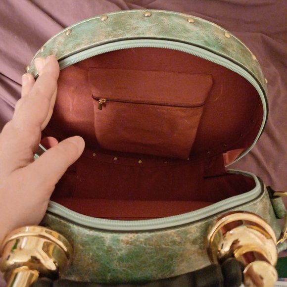 Unique, charming PU vegan leather clock bag - Picture 3 of 6